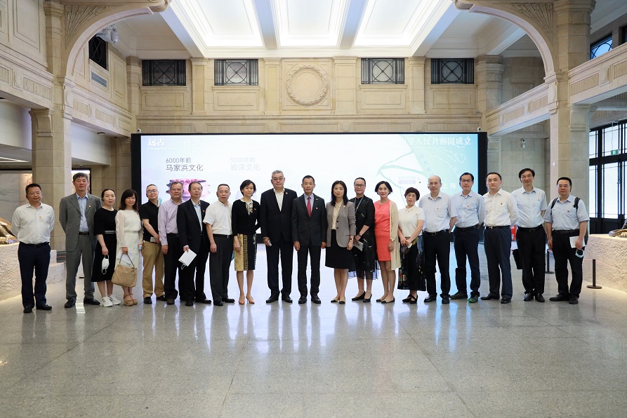 合影.jpg 合影.jpg