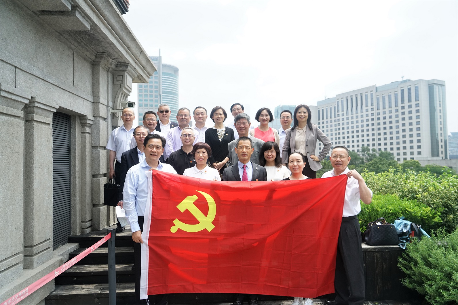 合影4.jpg 合影4.jpg